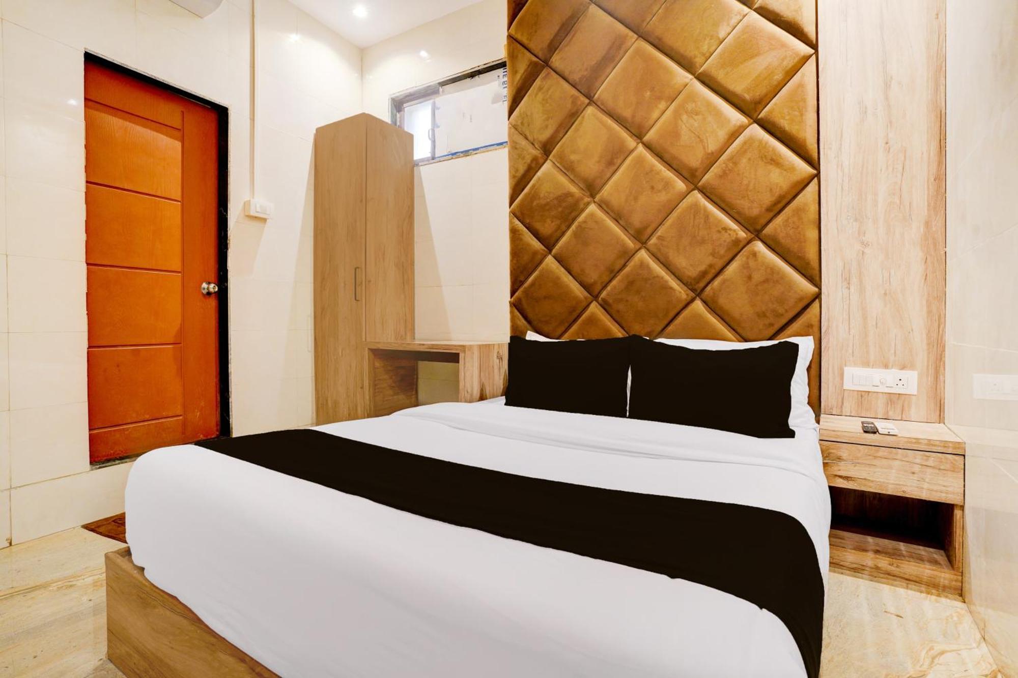 O New Firdous Hotel *