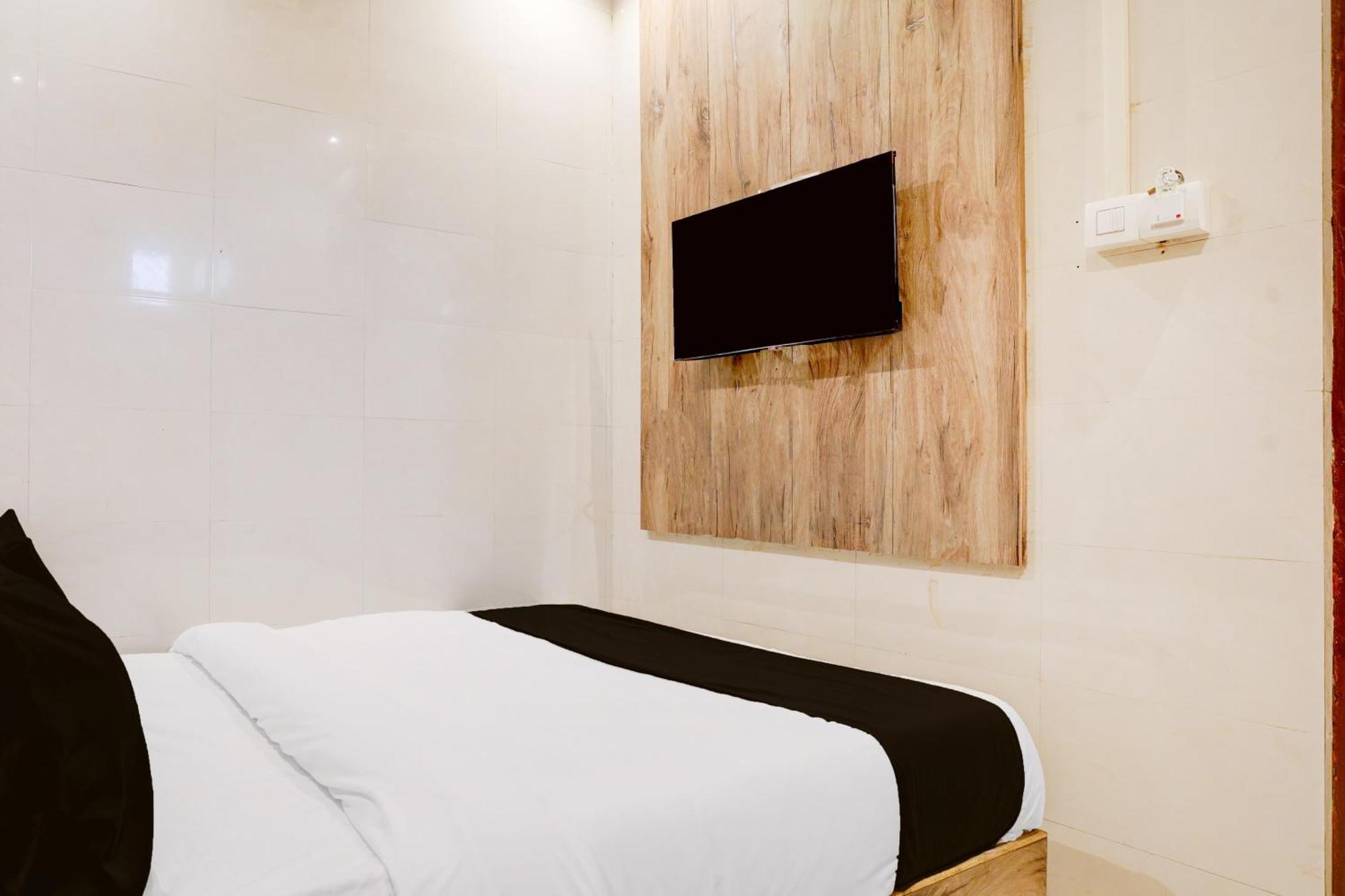 O New Firdous Hotel *